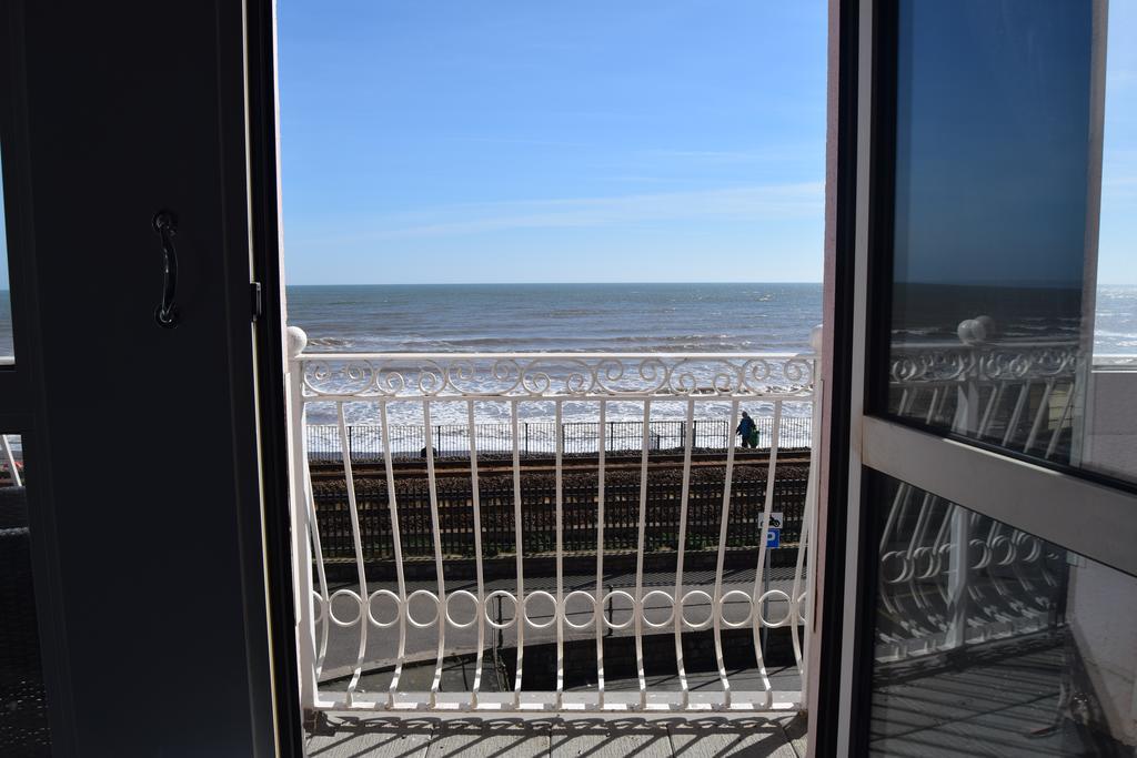 Bed and Breakfast The Blenheim Dawlish Esterno foto