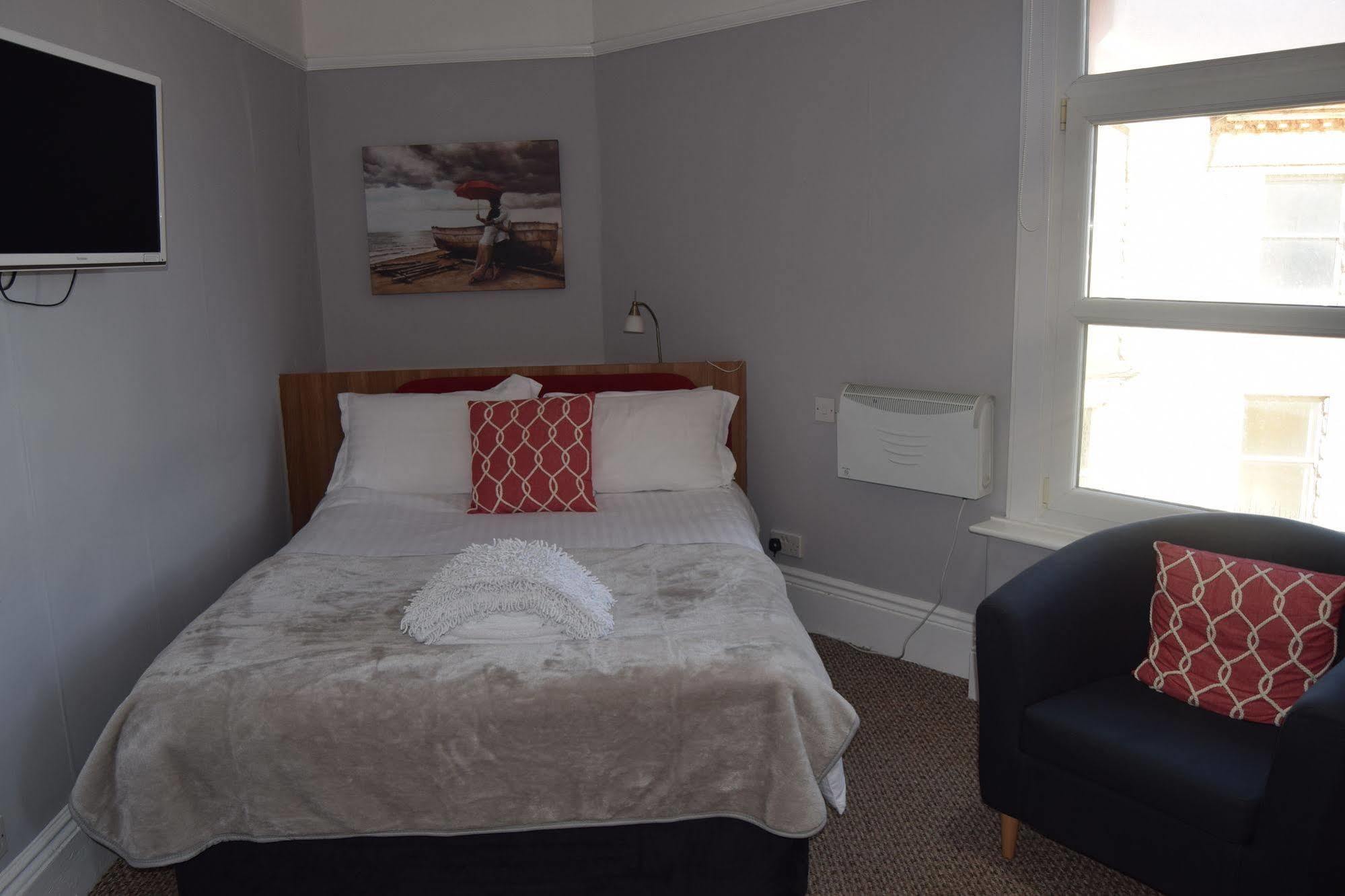 Bed and Breakfast The Blenheim Dawlish Esterno foto