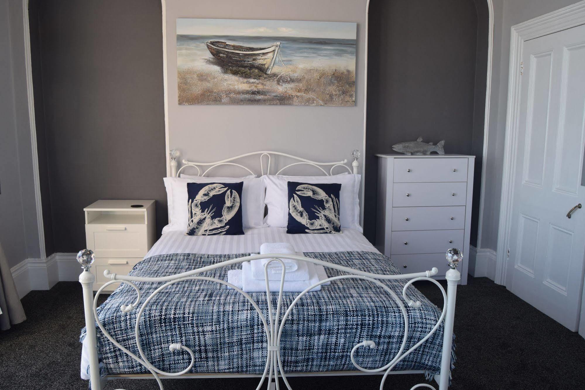 Bed and Breakfast The Blenheim Dawlish Esterno foto