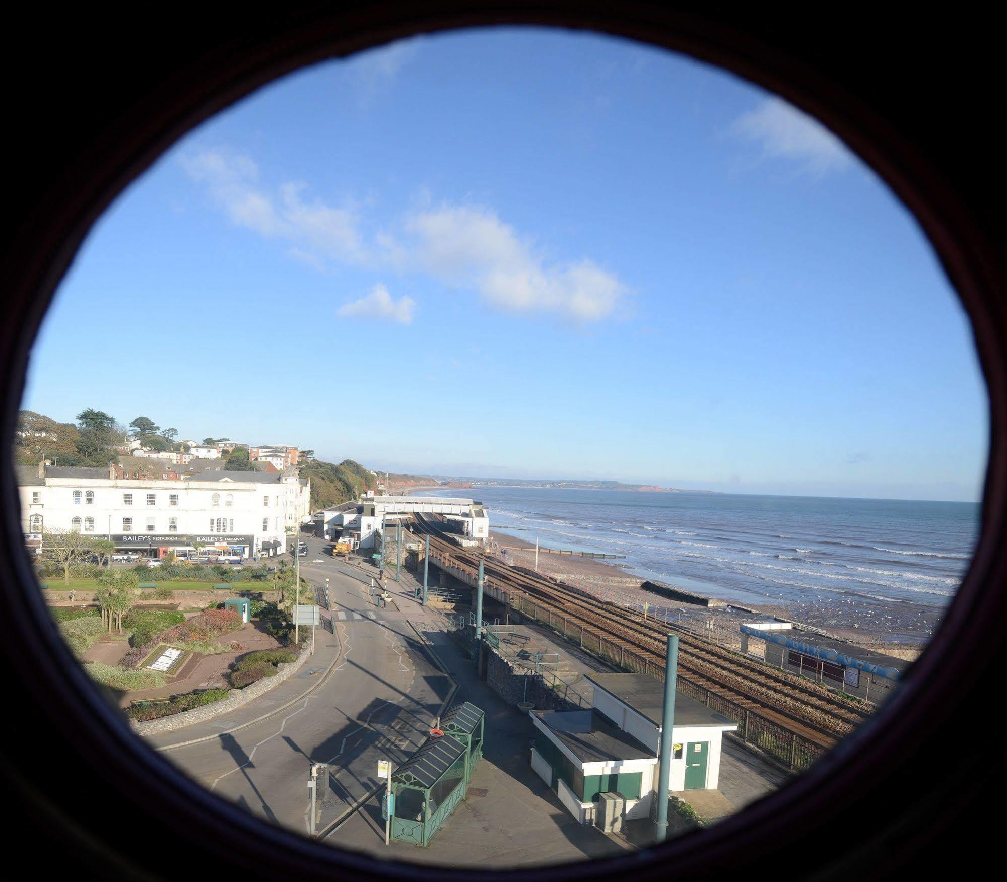 Bed and Breakfast The Blenheim Dawlish Esterno foto